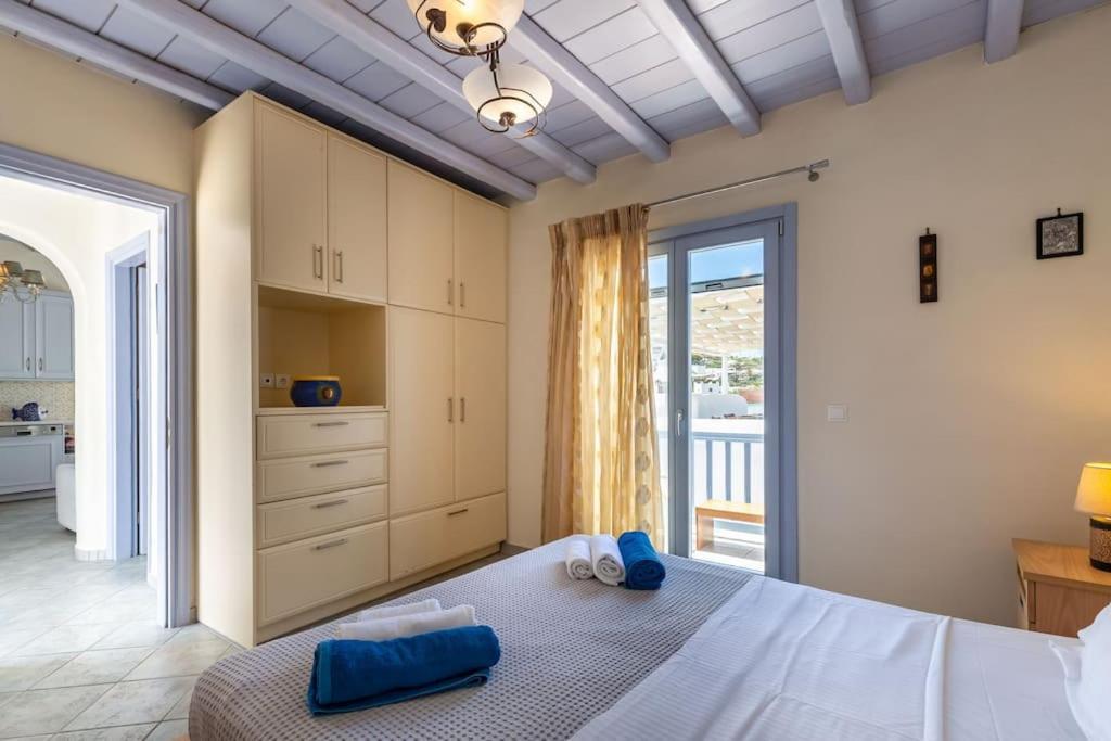 'nepheli' Mykonean * Ornos (Mykonos)