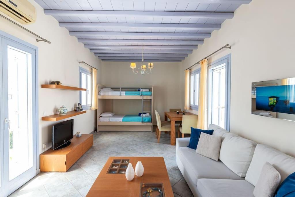 'nepheli' Mykonean Ornos (Mykonos)